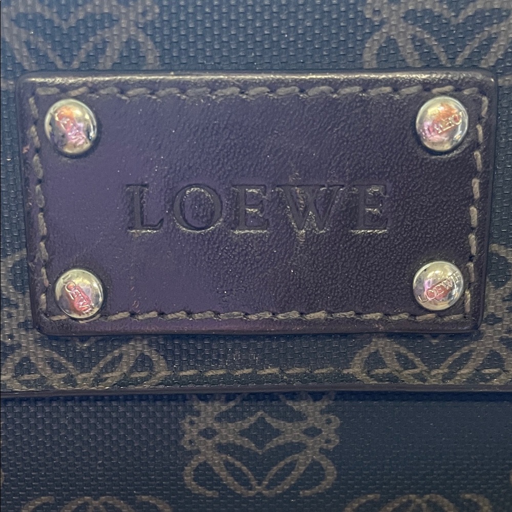 Authentic Loewe Anagram Trifold Wallet kiss-lock closure - Picture 3 of 15